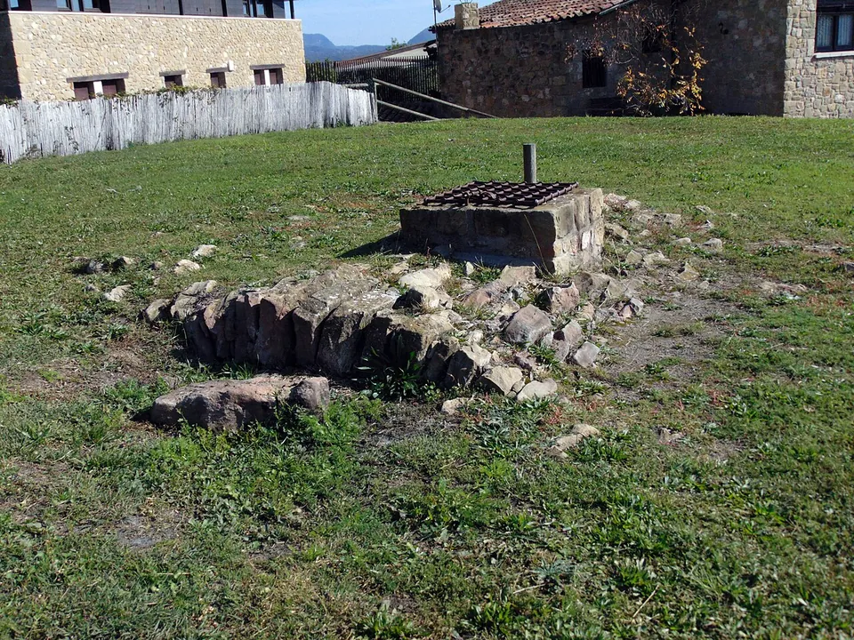 Castillo y recinto del Mallol