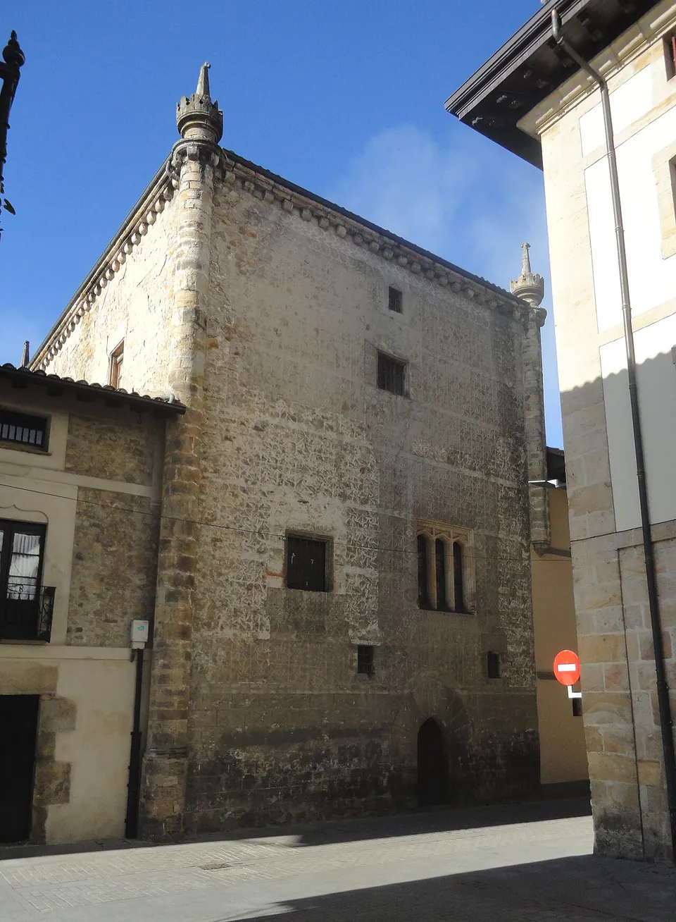 Torre De Lazarraga