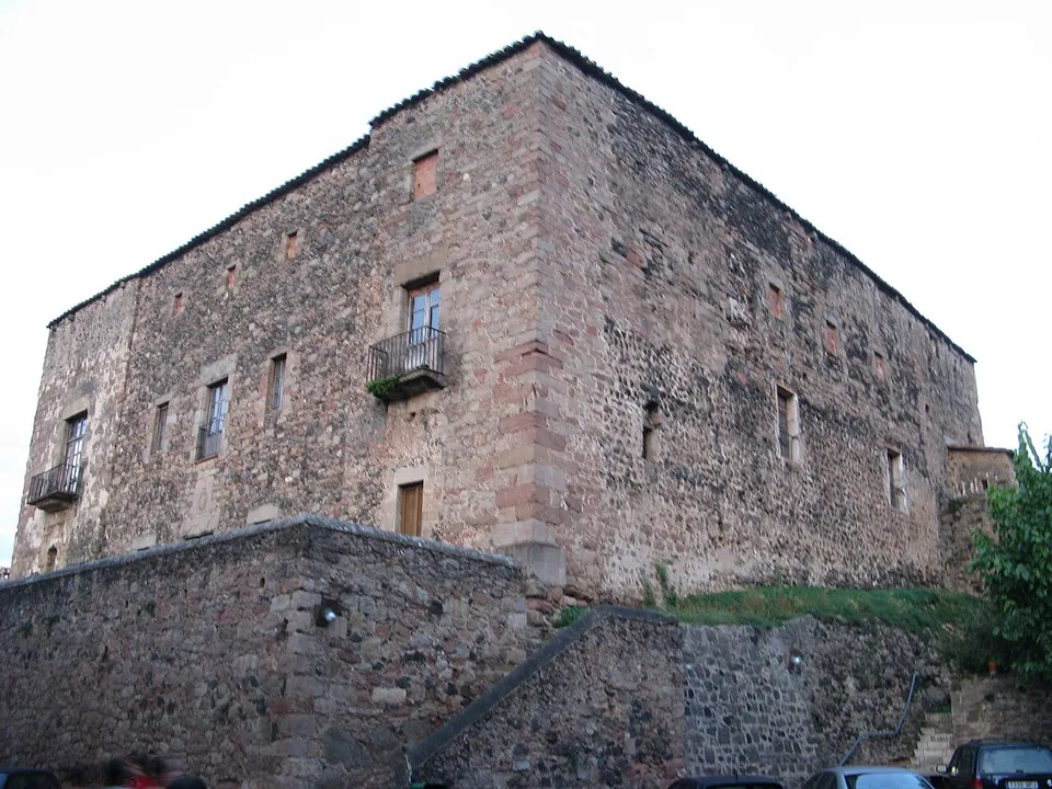Castillo de Santa Pau